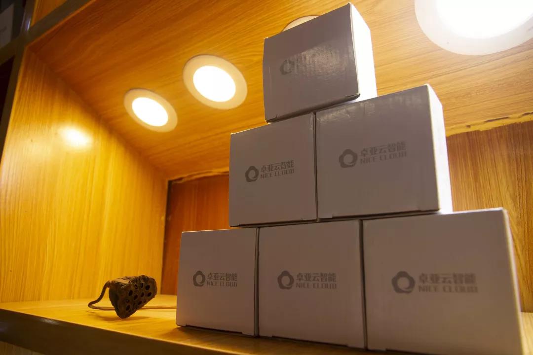 卓亞云智能家居體驗館入駐鄭州紅街建材城，在場體驗客戶摩肩接踵！
